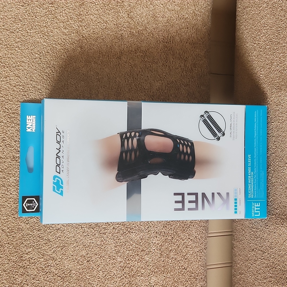 NIB Donjoy silicone web knee sleevesize small moderate black dual spiral stays